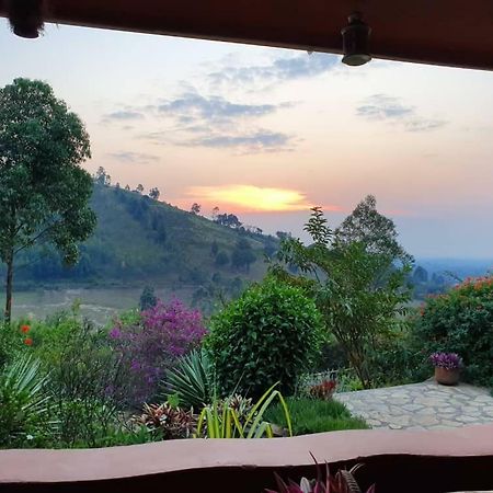 Nyore Hillside Retreat Mbarara Bagian luar foto